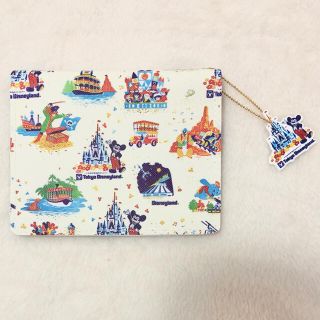 【SALE】合皮製見開きカードケース　ディズニー　レトロお土産袋実写柄(その他)