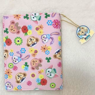 【SALE】合皮製見開きカードケース　ディズニー　ダッフィー&フレンズ柄(その他)