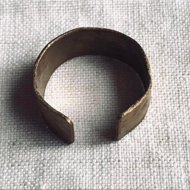 ヴィンテージ  ビンテージ　アンティーク　真鍮　ブレス　タタキ　リング 指輪 メンズのアクセサリー(リング(指輪))の商品写真
