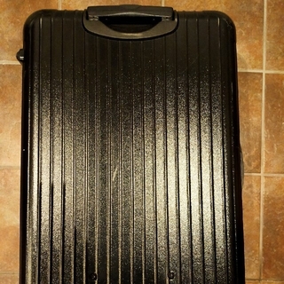 リモワ(RIMOWA)のRIMOWA スーツケース　黒　ブラック(旅行用品)