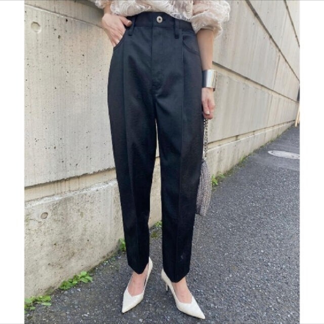 Ameri VINTAGE(アメリヴィンテージ)の最終値下げ　アメリヴィンテージ　ECO LEATHER PANTS レディースのパンツ(カジュアルパンツ)の商品写真