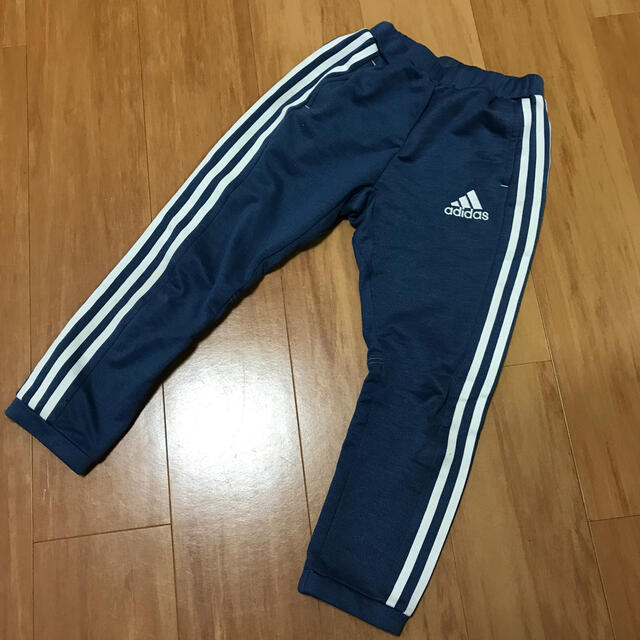 adidas(アディダス)のadidas ジャージ　120cm キッズ/ベビー/マタニティのキッズ服男の子用(90cm~)(パンツ/スパッツ)の商品写真