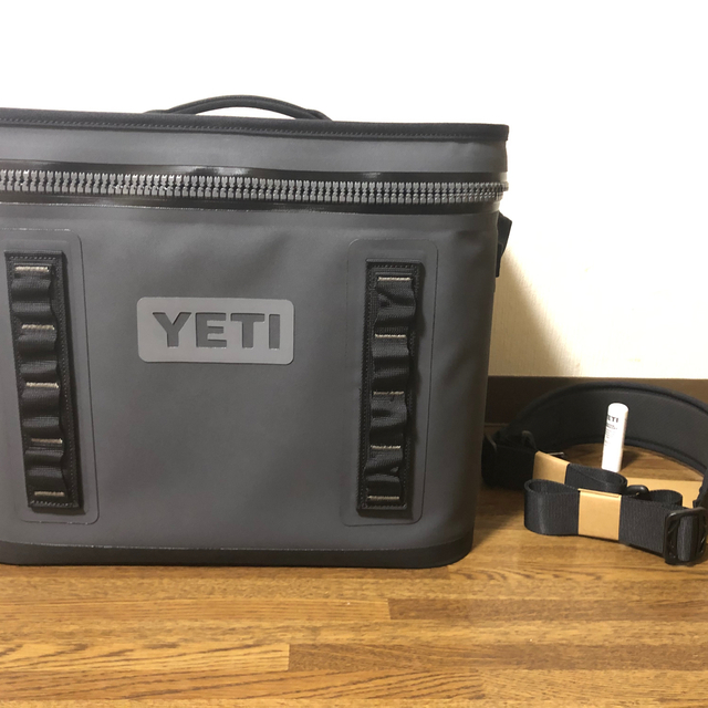 新作多数 クーラーボックス イエティ キャンプ 釣り アウトドア YETI Hopper Flip 18 Portable Cooler,  Charcoalクーラーボックス