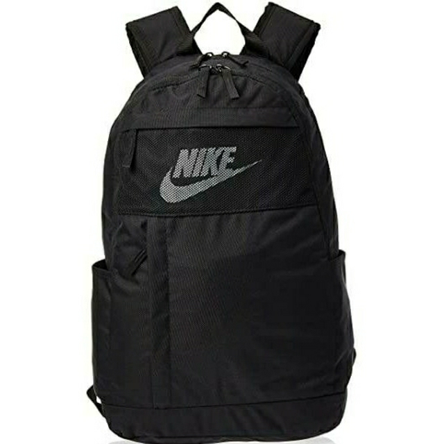 NIKE(ナイキ)の値下げ！新品 ナイキ リュック 21L 黒色 4180円! レディースのバッグ(リュック/バックパック)の商品写真