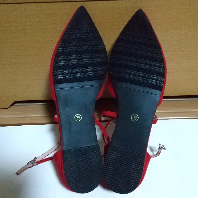 24.5 訳あり 39 赤 ぺたんこ靴  スウェード クロスストラップパンプス  レディースの靴/シューズ(ハイヒール/パンプス)の商品写真