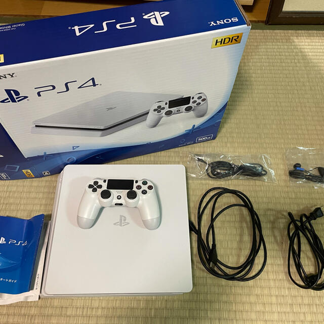 PlayStation4(プレイステーション4)のSONY PlayStation4 本体 CUH-2100AB02 エンタメ/ホビーのゲームソフト/ゲーム機本体(家庭用ゲーム機本体)の商品写真