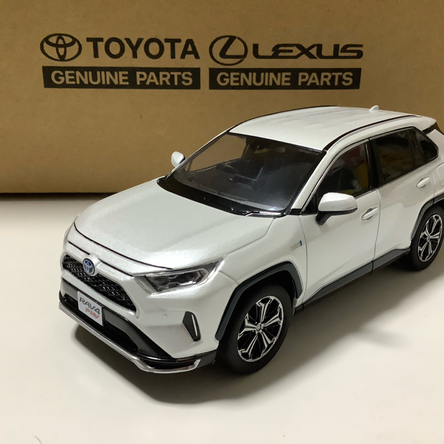沖縄・離島除く全国届 RAV4 ADVENTURE ミニカー(1/30スケール ダイ