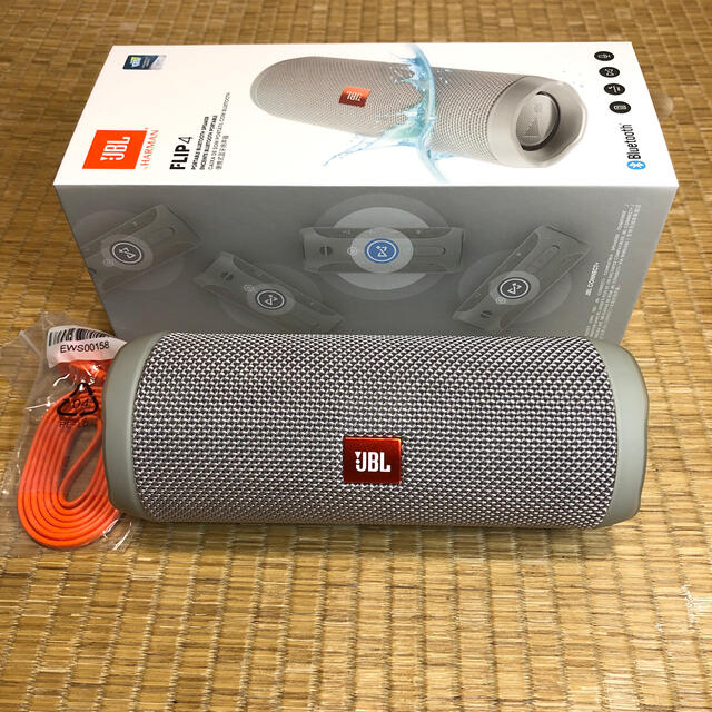 JBL FLIP4 Bluetooth スピーカー スマホ/家電/カメラのオーディオ機器(スピーカー)の商品写真