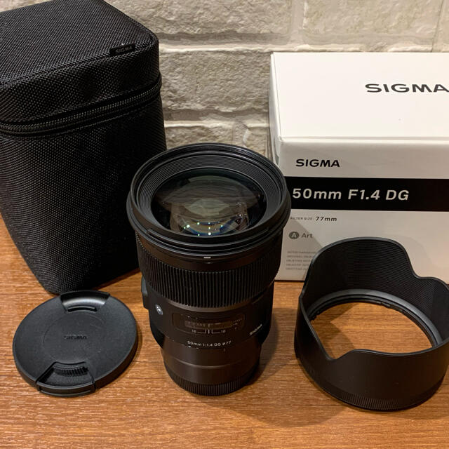 LEICA(ライカ)のSIGMA Art 50mm F1.4 DG ライカLマウント 単焦点レンズ美品 スマホ/家電/カメラのカメラ(レンズ(単焦点))の商品写真