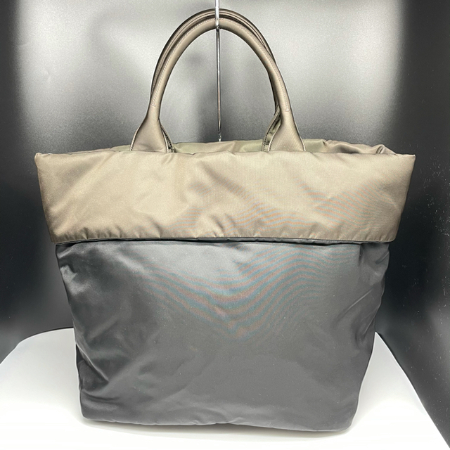 PRADA(プラダ)のプラダPRADAテスート リバーシブルナイロン２wayショルダートートバッグ レディースのバッグ(トートバッグ)の商品写真