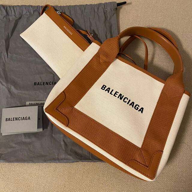 BALENCIAGA BAG(バレンシアガバッグ)の未使用に近い✨バレンシアガ★カバXS★ショルダー付　2way レディースのバッグ(トートバッグ)の商品写真