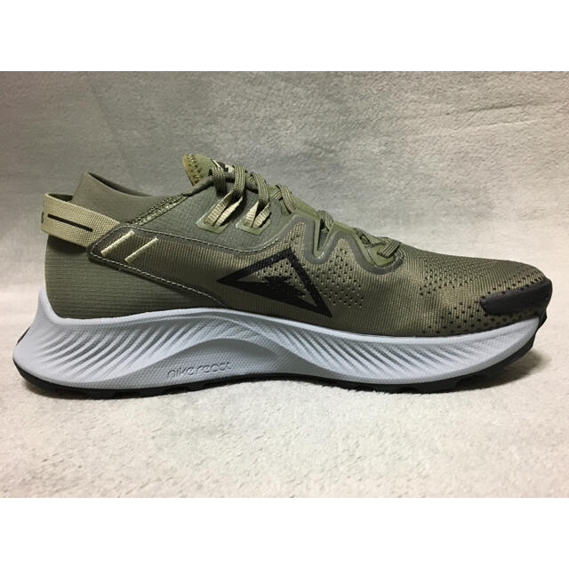 NIKE(ナイキ)の海外限定 NIKE PEGASUS TRAIL 2 KHAKI OLIVE メンズの靴/シューズ(スニーカー)の商品写真