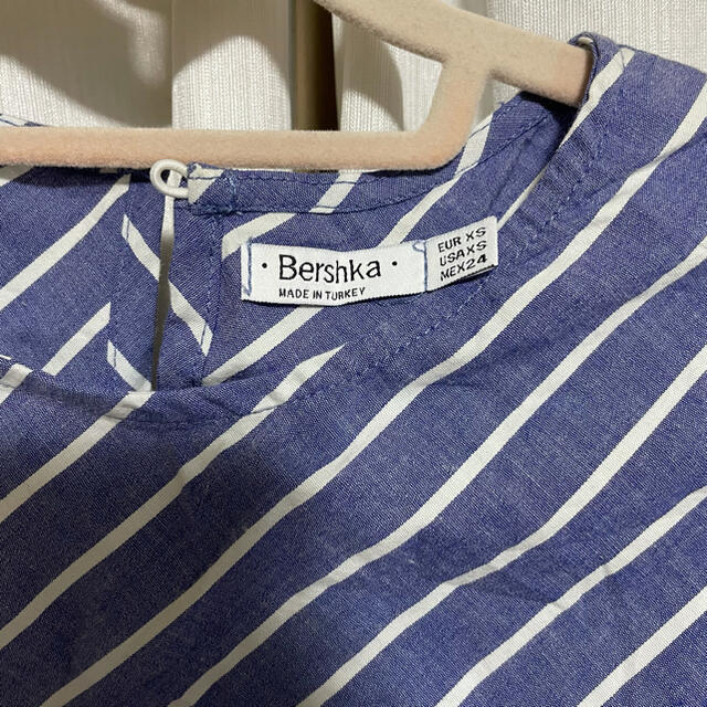 Bershka(ベルシュカ)のbershka ストライプ トップス レディースのトップス(シャツ/ブラウス(長袖/七分))の商品写真