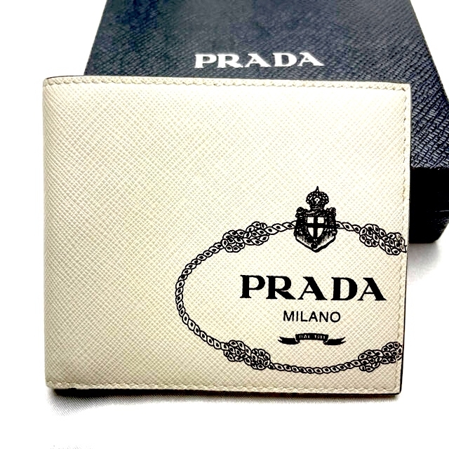 PRADA   プラダPRADA美品 サフィアーノレザー プリントビッグロゴ 二