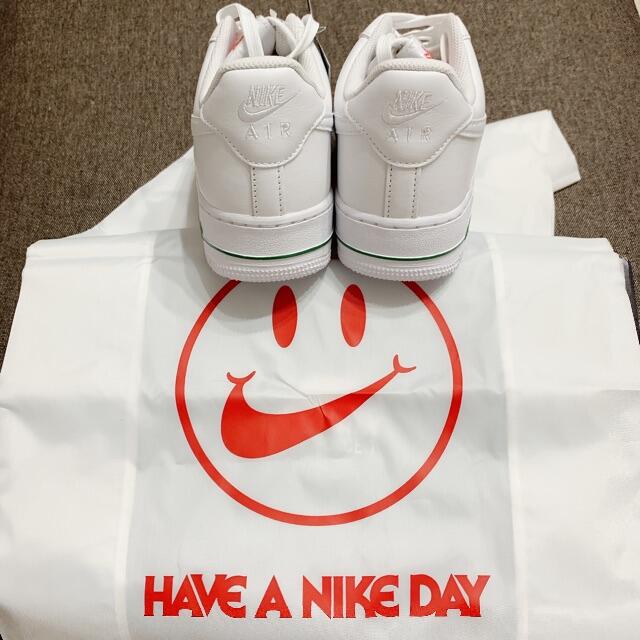 NIKE(ナイキ)の26cm NIKE AIR FORCE 1 エアフォース1 ローズ バッグ付き  メンズの靴/シューズ(スニーカー)の商品写真