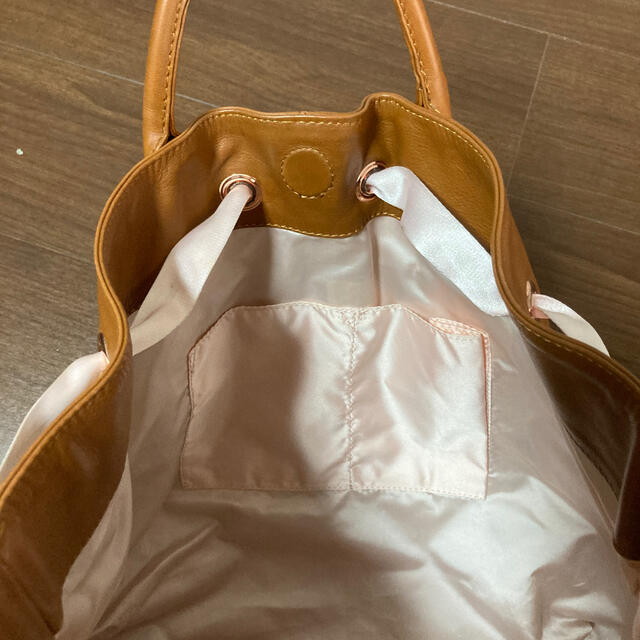 repetto(レペット)のrepetto レペット　アラベスク　キャメル レディースのバッグ(トートバッグ)の商品写真