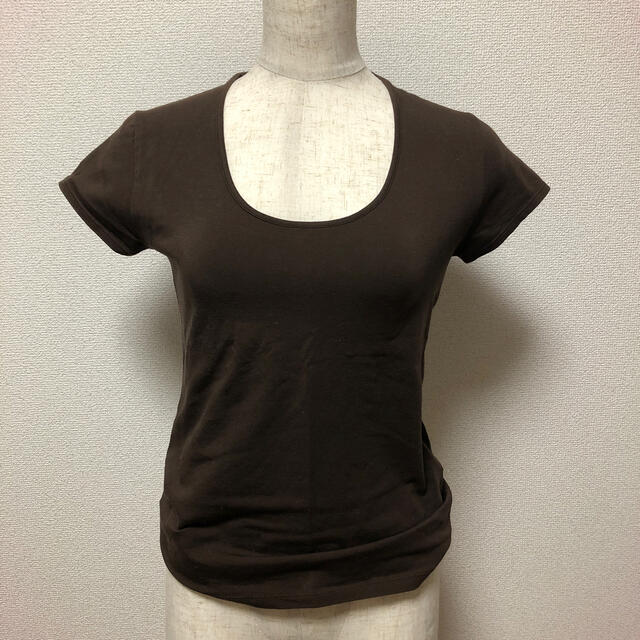 ブラウン　カットソー レディースのトップス(Tシャツ(半袖/袖なし))の商品写真