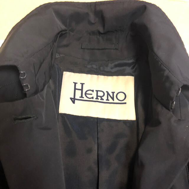 HERNO(ヘルノ)のヘルノ44黒スプリングコート正規品タトラスモンクレール レディースのジャケット/アウター(スプリングコート)の商品写真