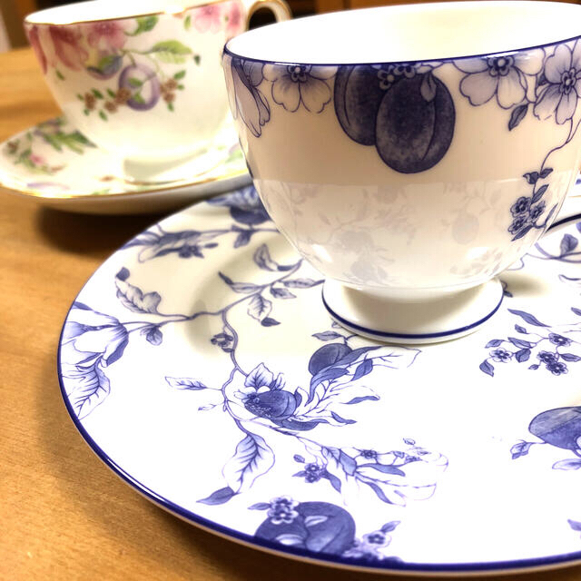 WEDGWOOD(ウェッジウッド)のWEDGWOOD スイート・プラム & ブルー・プラム　2客セット インテリア/住まい/日用品のキッチン/食器(グラス/カップ)の商品写真