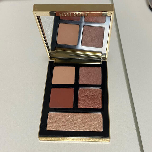 BOBBI BROWN(ボビイブラウン)のBobby Brown JEWELED ROSE EYE PALETTE コスメ/美容のベースメイク/化粧品(アイシャドウ)の商品写真