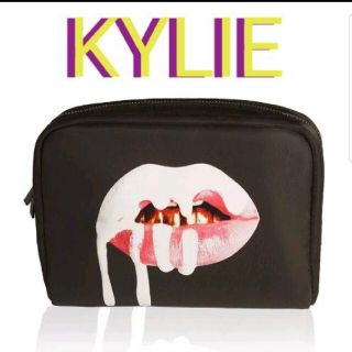 カイリーコスメティックス(Kylie Cosmetics)のKyliejenner カイリージェンナー　kyliecosmetics ポーチ(ポーチ)