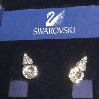 スワロフスキー(SWAROVSKI)の新品  ☆  半額！  スワロフスキー ブリリアント ピアス(ピアス)