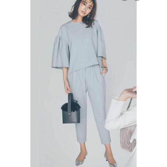 BARNEYS NEW YORK(バーニーズニューヨーク)のYOKOCHAN定番パンツ　ミズイロ　38 レディースのパンツ(カジュアルパンツ)の商品写真