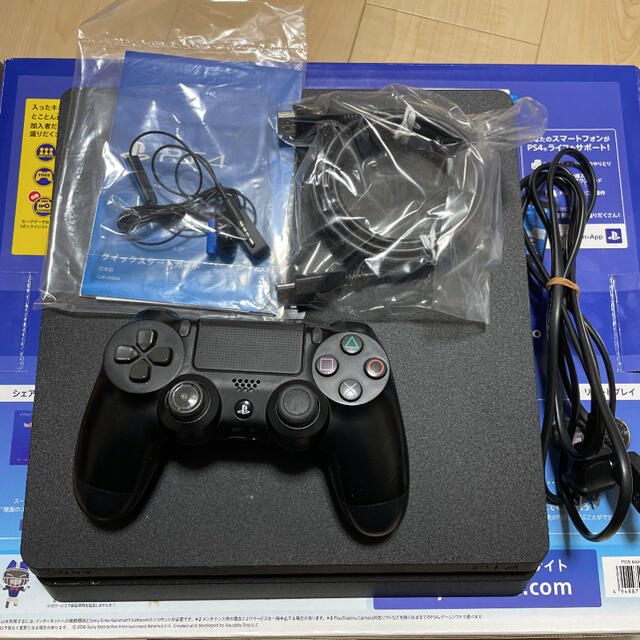 PlayStation4(プレイステーション4)のSONY PlayStation4 CUH-2200AB01 エンタメ/ホビーのゲームソフト/ゲーム機本体(家庭用ゲーム機本体)の商品写真