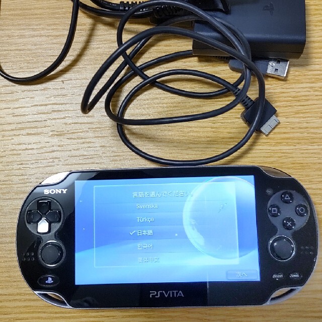 PlayStation Vita(プレイステーションヴィータ)のALBA様専用PSVITA PCH-1100 3G/Wi-Fi エンタメ/ホビーのゲームソフト/ゲーム機本体(家庭用ゲーム機本体)の商品写真