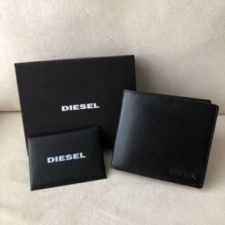 ディーゼル(DIESEL)の箱付き新品★DIESEL 2020年秋冬新作 二つ折り財布 ブラック (折り財布)