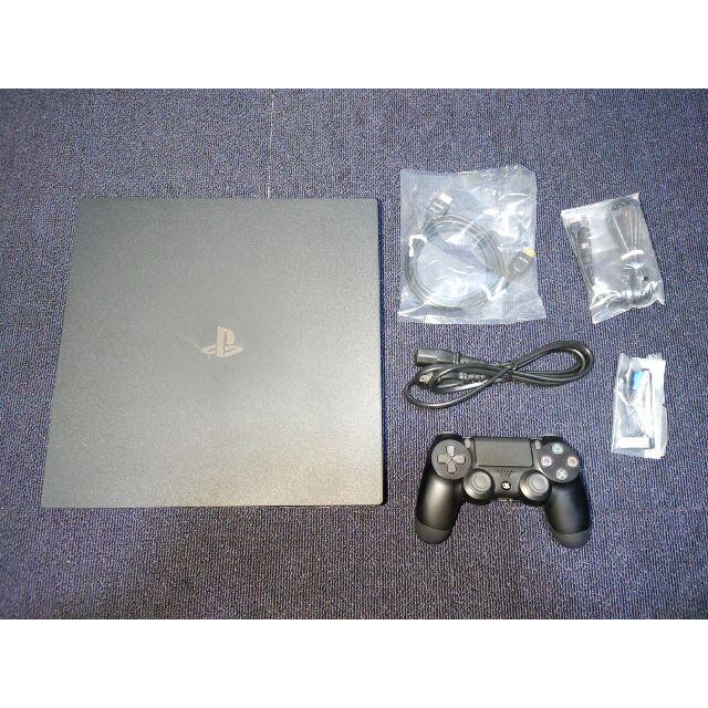 SONY(ソニー)のPS4 Pro(CUH-7000B) + コントローラー充電器(CUH-ZD) エンタメ/ホビーのゲームソフト/ゲーム機本体(家庭用ゲーム機本体)の商品写真