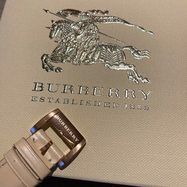 BURBERRY(バーバリー)の新品未使用‼️BURBERRY バーバリー 腕時計 ピンクゴールド レザー レディースのファッション小物(腕時計)の商品写真