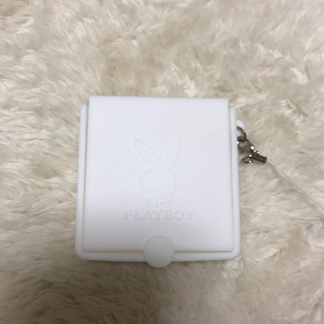 PLAYBOY(プレイボーイ)の新品未使用☆【PLAYBOY】プレイボーイ☆ケース レディースのファッション小物(ポーチ)の商品写真