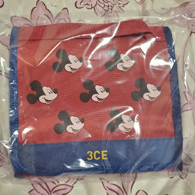 3ce(スリーシーイー)の3CE WASH BAG SMALL #RED ディズニー ミッキー コラボ レディースのファッション小物(ポーチ)の商品写真