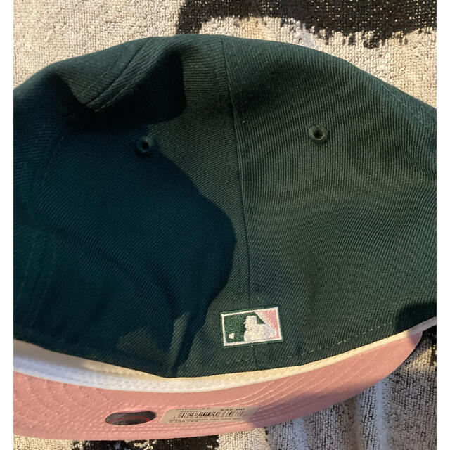 NEW ERA(ニューエラー)のLA dodgers new era ツバ裏ピンク green 7 5/8 メンズの帽子(キャップ)の商品写真