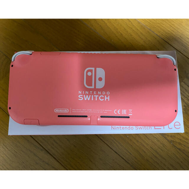 Nintendo Switch(ニンテンドースイッチ)のNintendo Switch Lite コーラル エンタメ/ホビーのゲームソフト/ゲーム機本体(家庭用ゲーム機本体)の商品写真