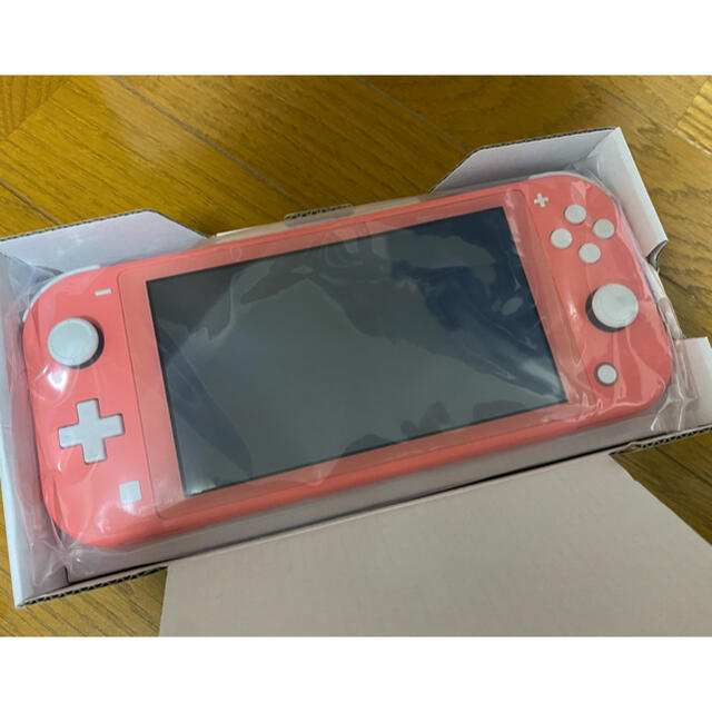 Nintendo Switch Lite コーラル