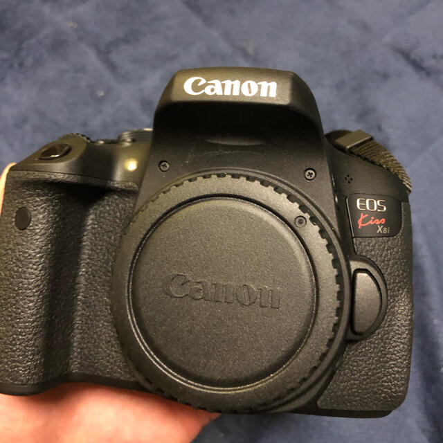 Canon デジタル一眼レフカメラ EOS Kiss X8i スマホ/家電/カメラのカメラ(デジタル一眼)の商品写真