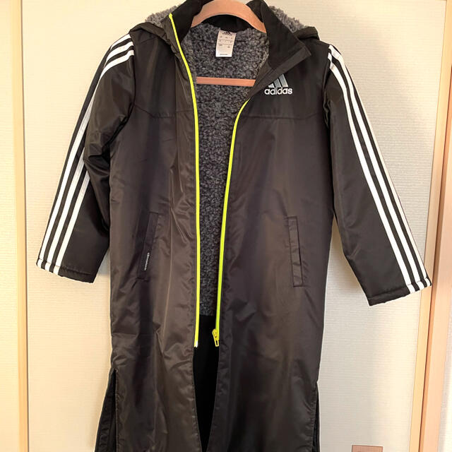 adidas(アディダス)のadidas アディダス ベンチコート 130㎝ キッズ/ベビー/マタニティのキッズ服男の子用(90cm~)(コート)の商品写真