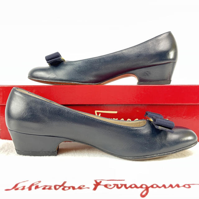 【クリーニン】 Salvatore Ferragamo - 専用フェラガモ ヴァラ リボン レザー ローヒール パンプス 6ハーフBの通販