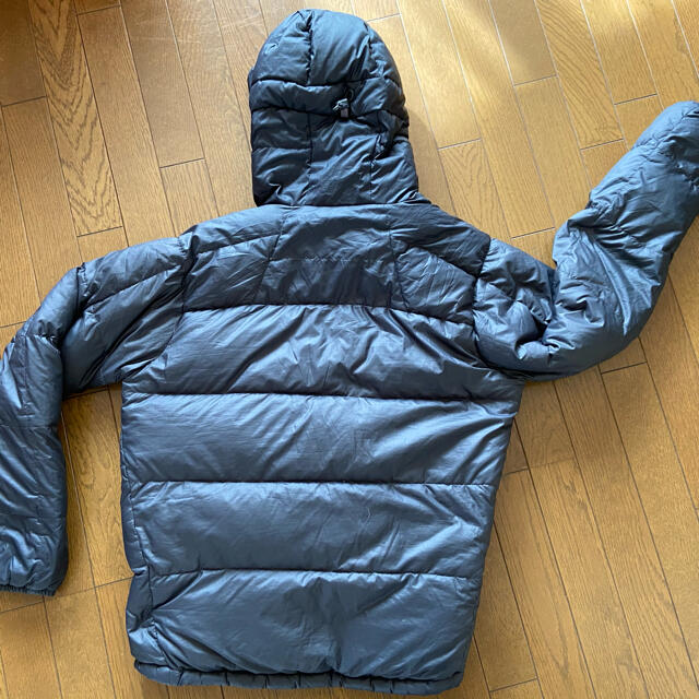 patagonia(パタゴニア)のMen's Fitz Roy Down Hoody　 カラー：フォージグレイ メンズのジャケット/アウター(ダウンジャケット)の商品写真