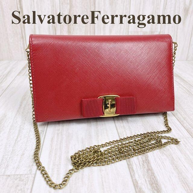 Salvatore Ferragamo(サルヴァトーレフェラガモ)のフェラガモ チェーンウォレット 二つ折り長財布 ヴァラ レッド ゴールド レディースのファッション小物(財布)の商品写真