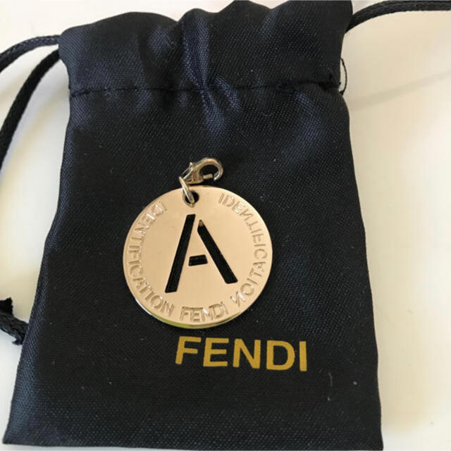 FENDI(フェンディ)のフェンディ　FENDI イニシャルトップ　ネックレストップ レディースのアクセサリー(チャーム)の商品写真