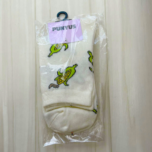 PUNYUS(プニュズ)の【新品未使用】プニュズ　とうもろこし靴下🌽 レディースのレッグウェア(ソックス)の商品写真
