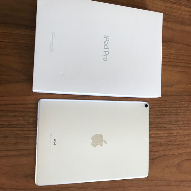 iPad(アイパッド)のipad pro 10.5 64gb スマホ/家電/カメラのPC/タブレット(タブレット)の商品写真