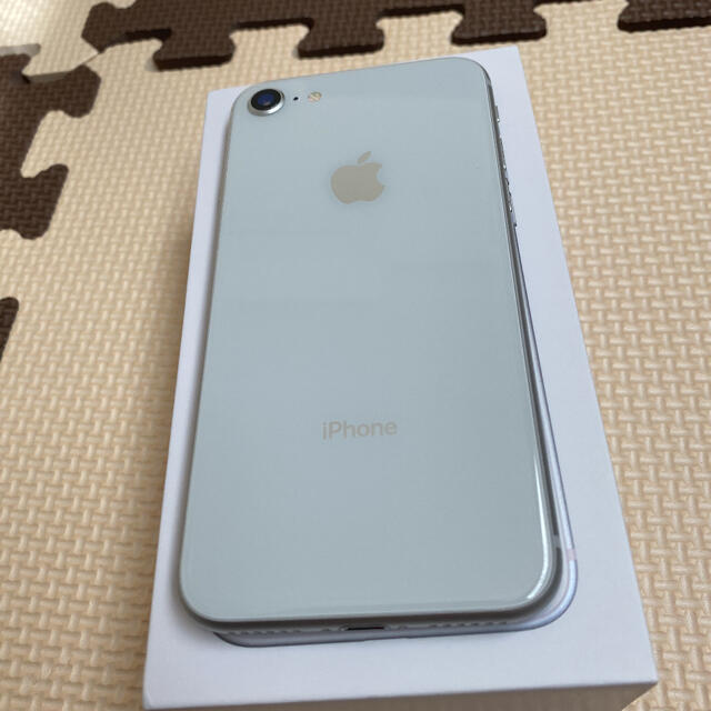 Iphone Apple Iphone 8 64gb シルバー Simフリーの通販 By Ym Ym S Shop アイフォーンならラクマ