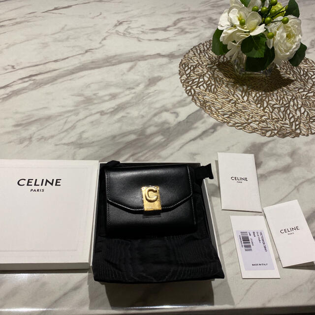 celine(セリーヌ)のお値下げ！セリーヌ　折り財布 レディースのファッション小物(財布)の商品写真