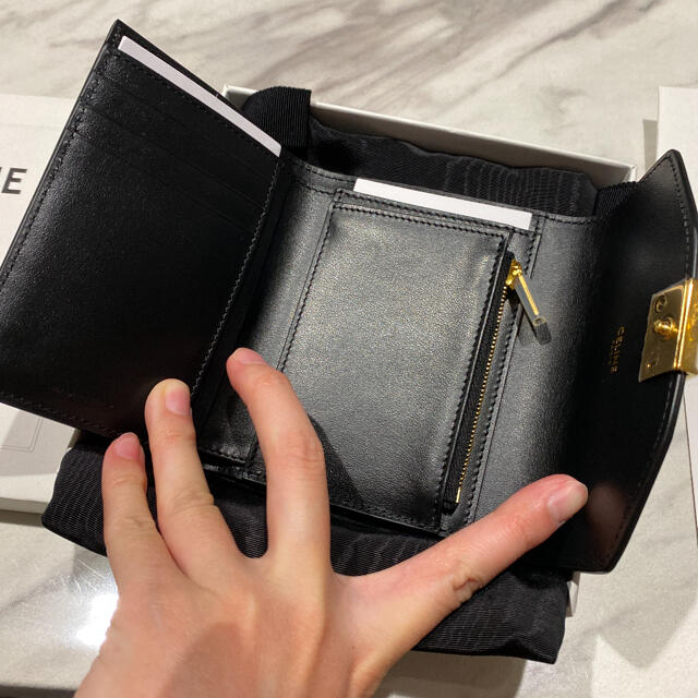 celine(セリーヌ)のお値下げ！セリーヌ　折り財布 レディースのファッション小物(財布)の商品写真