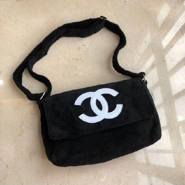 CHANEL(シャネル)のCHANEL　ノベルティー　バック メンズのバッグ(ショルダーバッグ)の商品写真