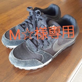 ナイキ(NIKE)のNIKEスニーカー(レディース)　749869-001黒　23.5(スニーカー)